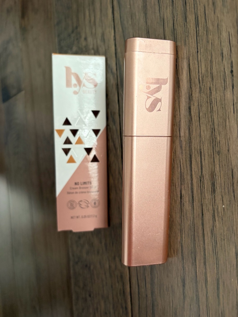 NEW- LYS Beauty No Limits Cream Bronzer (Motivate-Light)